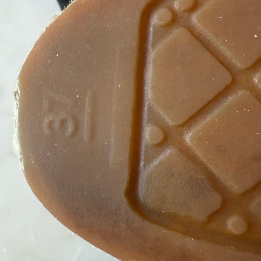 Authentic CHANEL Black Leather Espadrilles with CC Logo - Picture 6 of 9